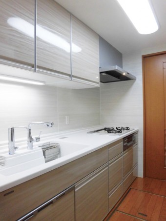 ホーロークリーンレンジフードでお手入れ楽々キッチンに ホーロークリーンレンジフードでお手入れ楽々キッチンに